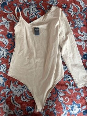Abercrombie & Fitch Soft A&F Collection Beige One Sleeve Bodysuit Size Large new